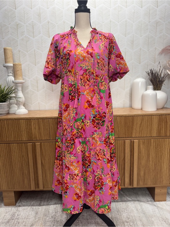 JODIFL Dresses & Skirts - JODIFL Pink Floral Tiered Midi Dress
